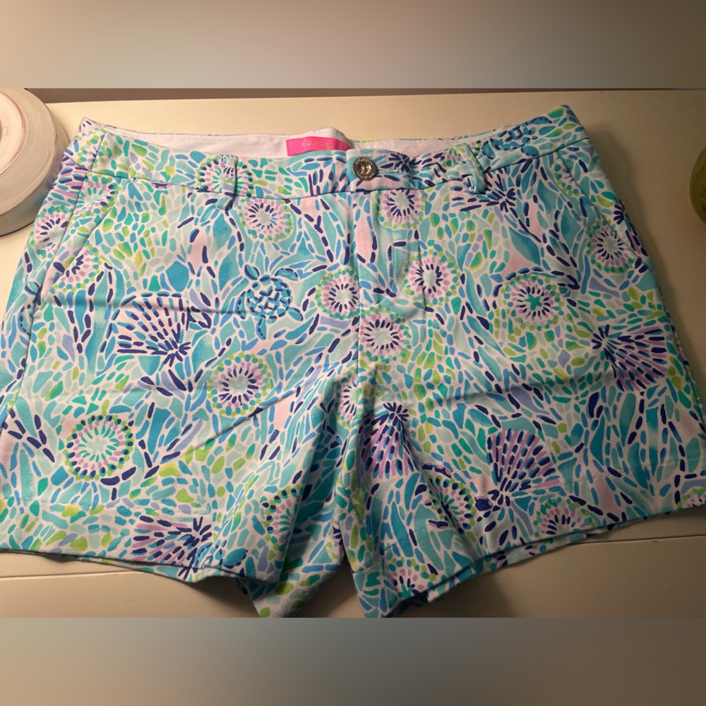 Lilly Pulitzer Callahan short. Blue and green. Size 14.
